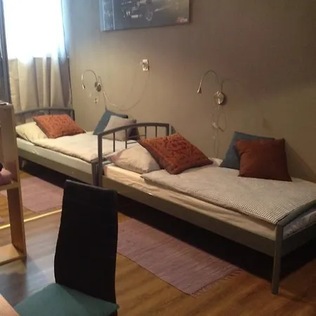 Ipoly Party-haz Guest house